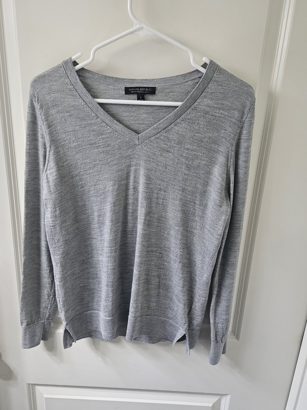 Banana Republic Light Gray V-Neck Sweater